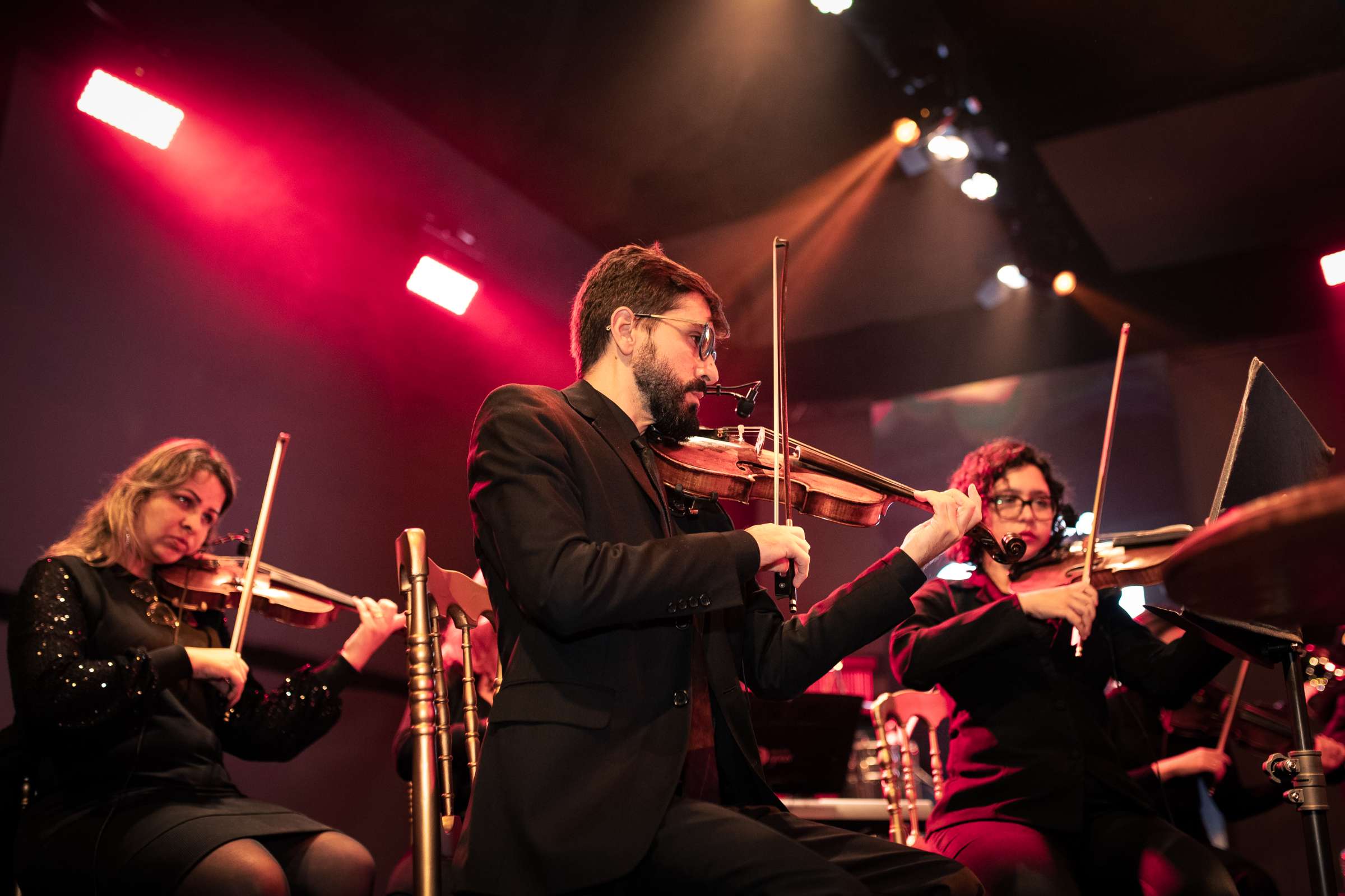 by Paulo Henrique Colen e Leandro Guerreiro