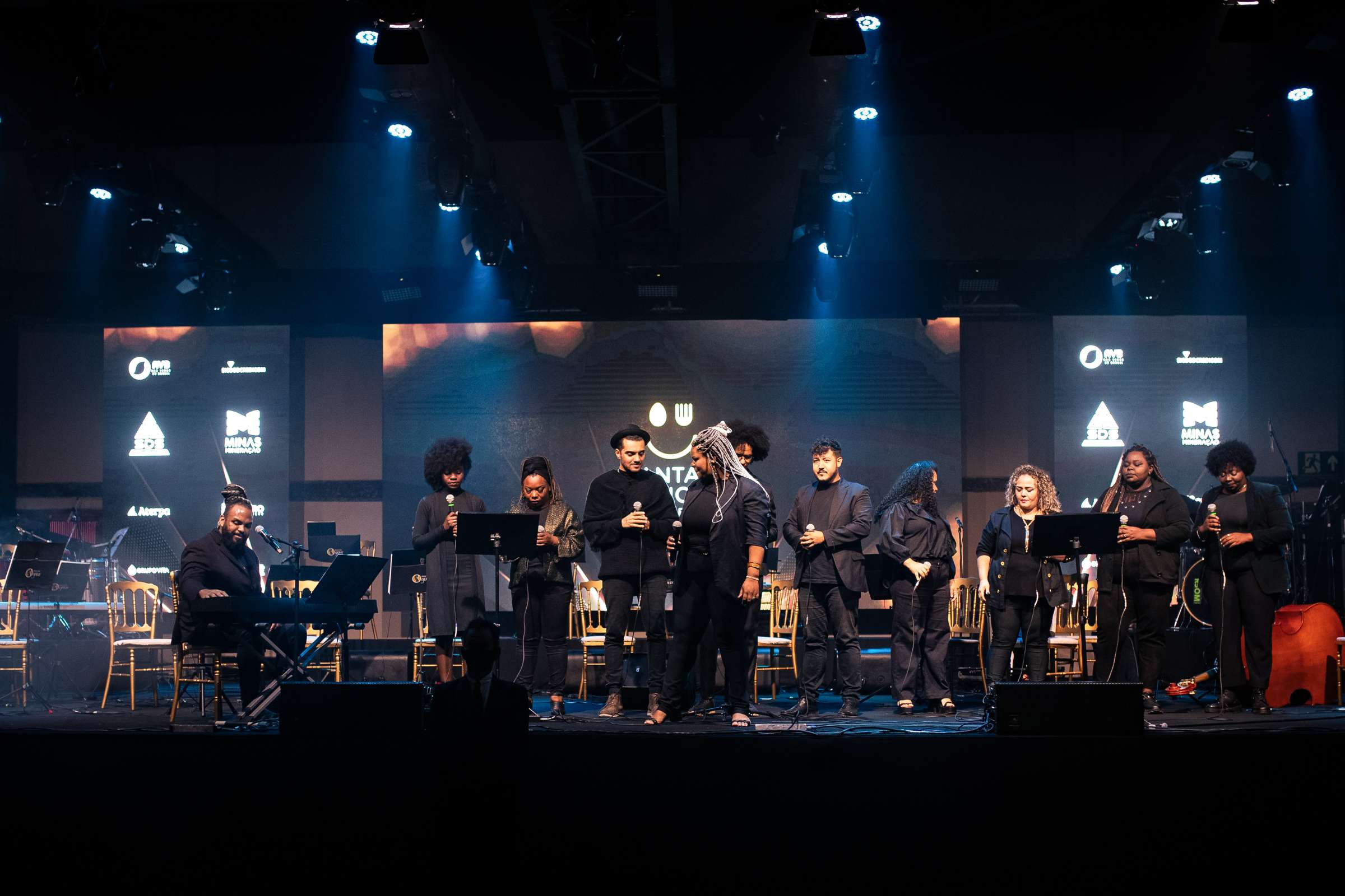 by Paulo Henrique Colen e Leandro Guerreiro