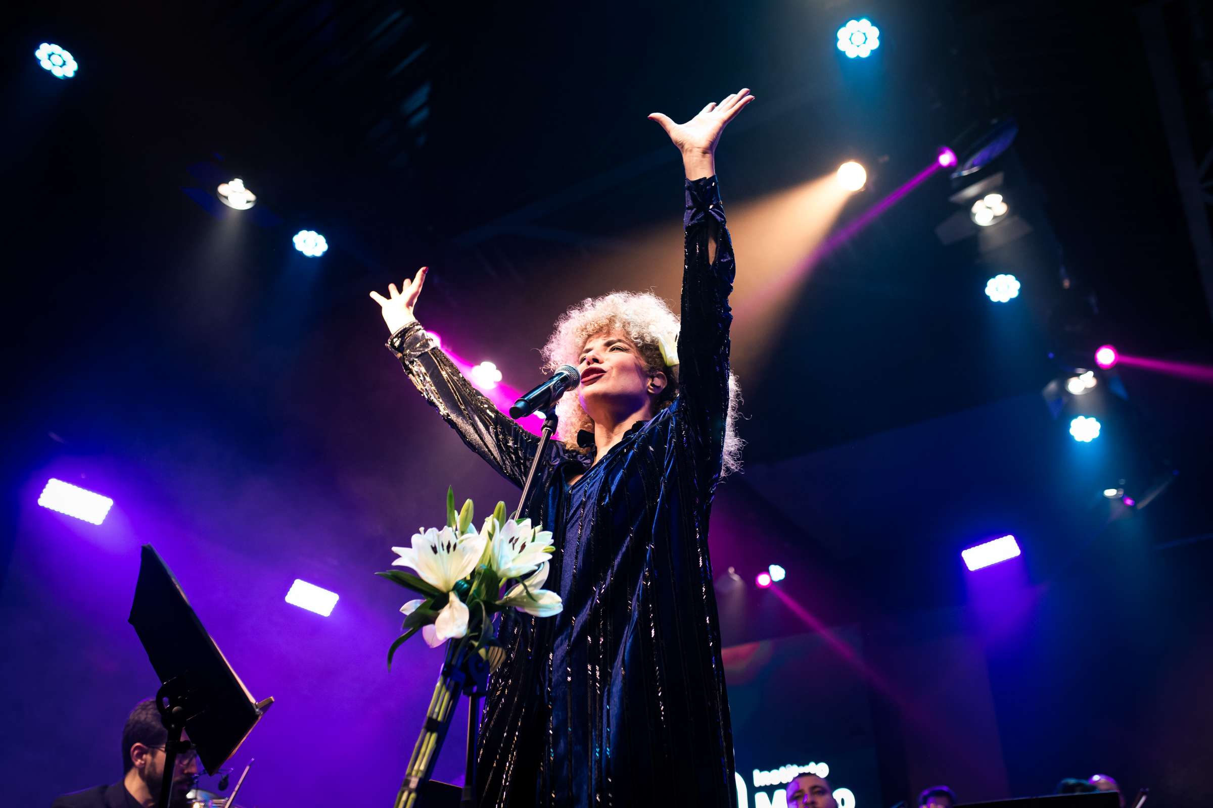 by Paulo Henrique Colen e Leandro Guerreiro