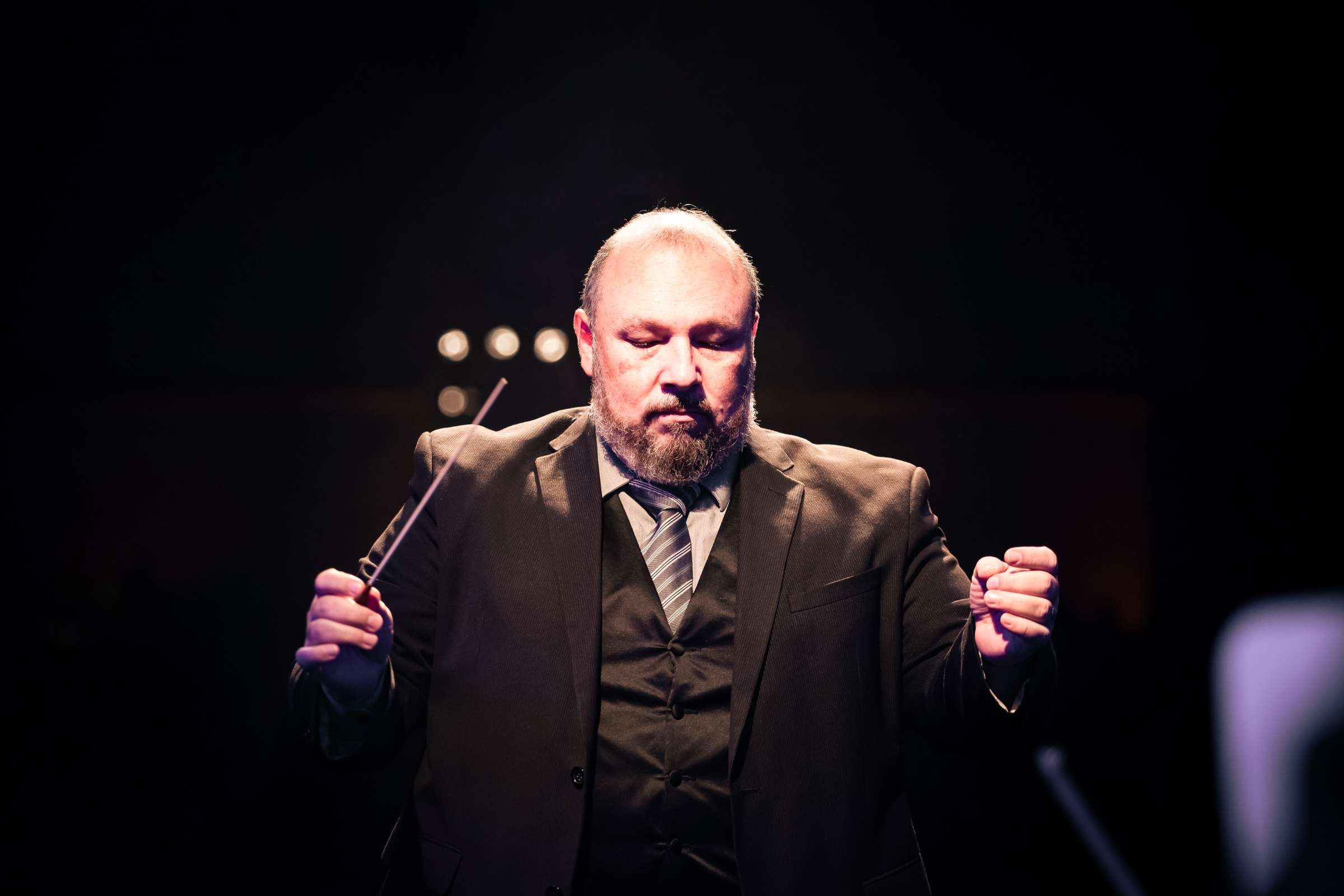 by Paulo Henrique Colen e Leandro Guerreiro